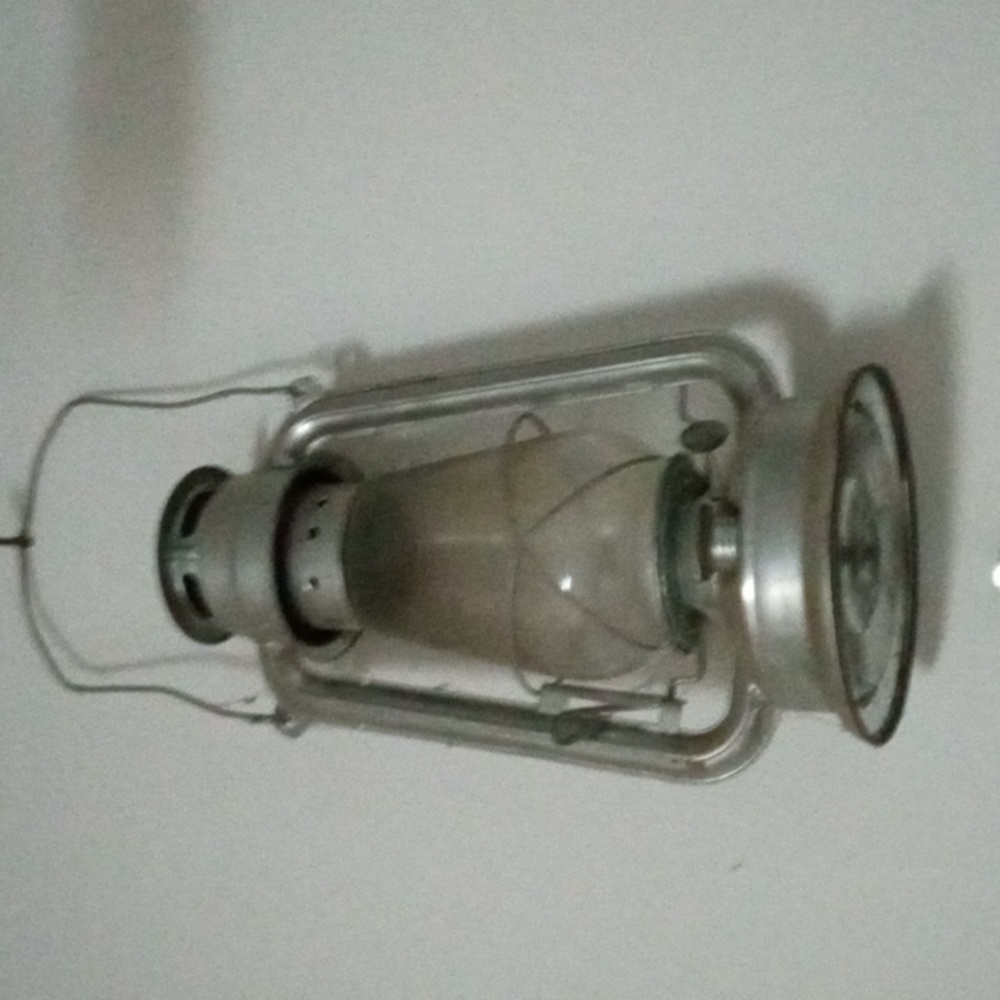 Vintage in Superior condition lantern it's very old in superior shape ❤️💯